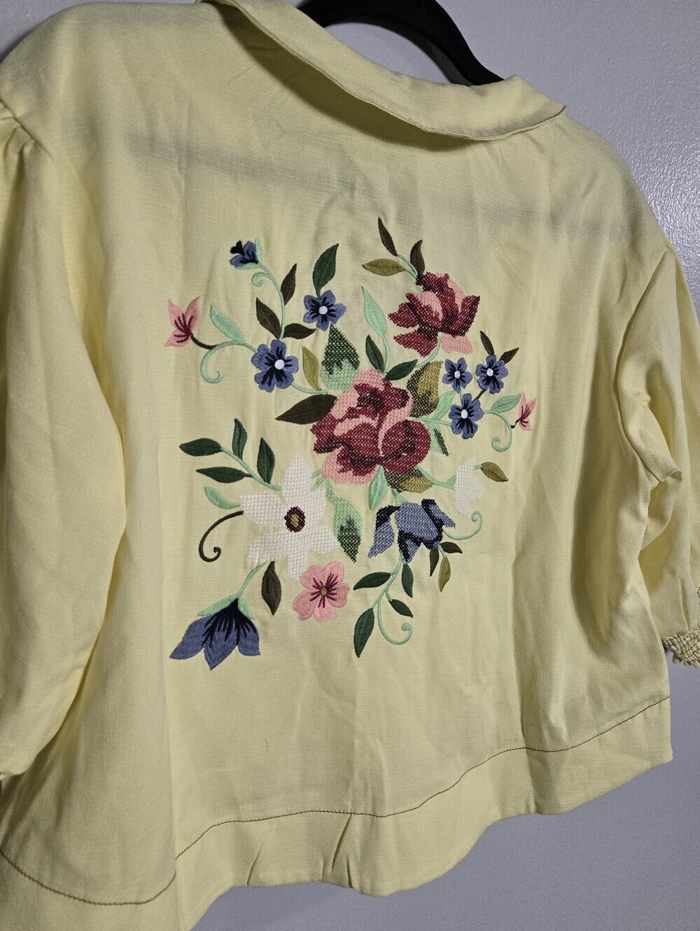 Vintage Inspired Yellow Floral Embroidered Button Up Crop Blouse Smocked Cuff L - Picture 4 of 5